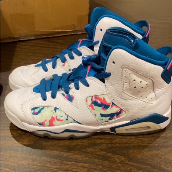 Jordan 6 Retro Green Abyss Size 6.5y/8.0W Used Great Condition - Picture 3 of 4